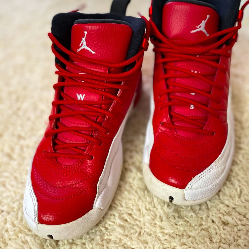 Jordan Retro 12 Authentic cant find new